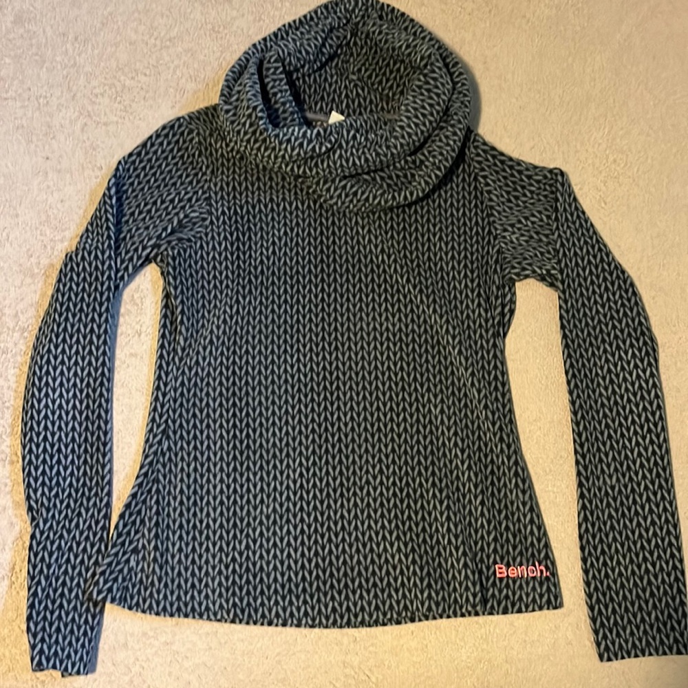 Women's Medium Bench Fleece Sweater